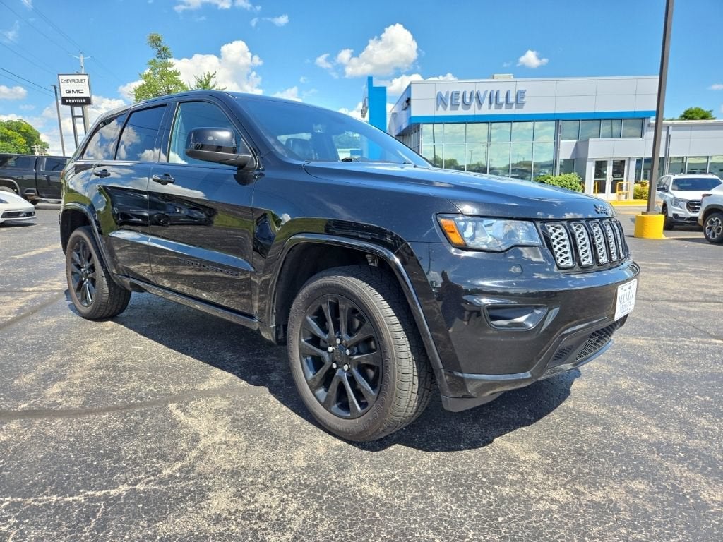 2019 Jeep Grand Cherokee — side profile view